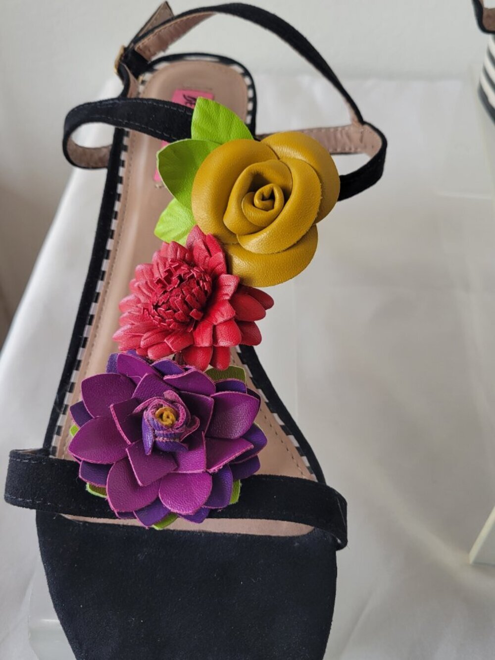Betsey Johnson "Adde" Floral Block Heel Sandals – Size 9 - Picture 15 of 16